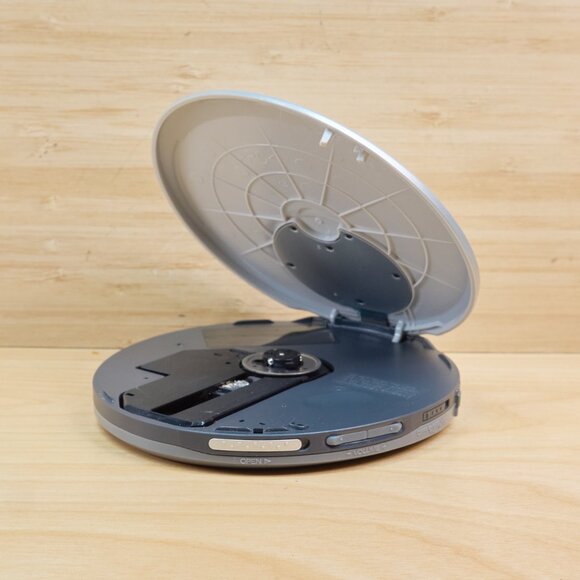 Vintage AIWA XP-V731 Compact Disc Player - Picture 5 of 7